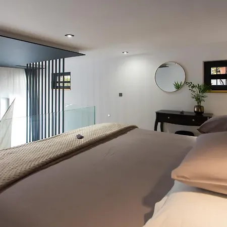 Apartment Castel Beachfront