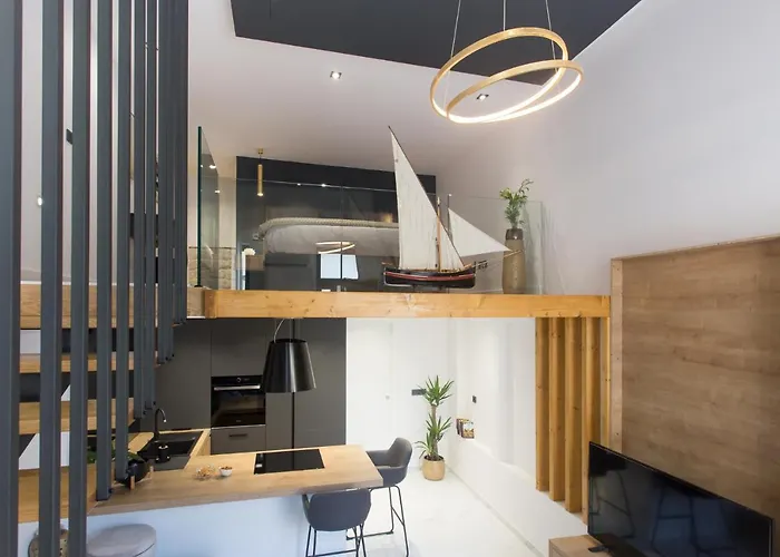 Castel Beachfront Daire