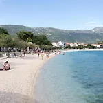 Castel Beachfront Apartman *