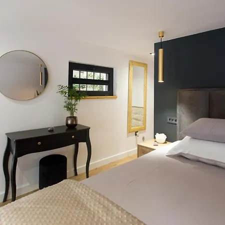 Apartment Castel Beachfront Kaštela