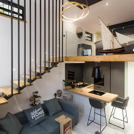 Castel Beachfront Apartment Kaštela