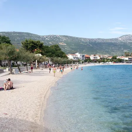 Castel Beachfront Apartment *