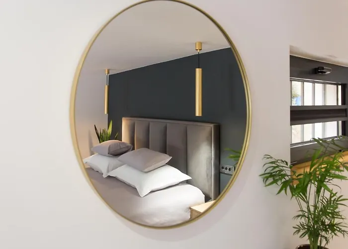 Castel Beachfront Lejlighed