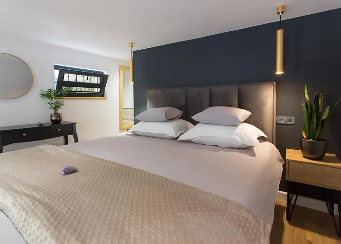 Castel Beachfront Lejlighed