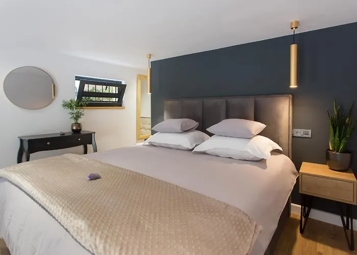 Lejlighed Castel Beachfront